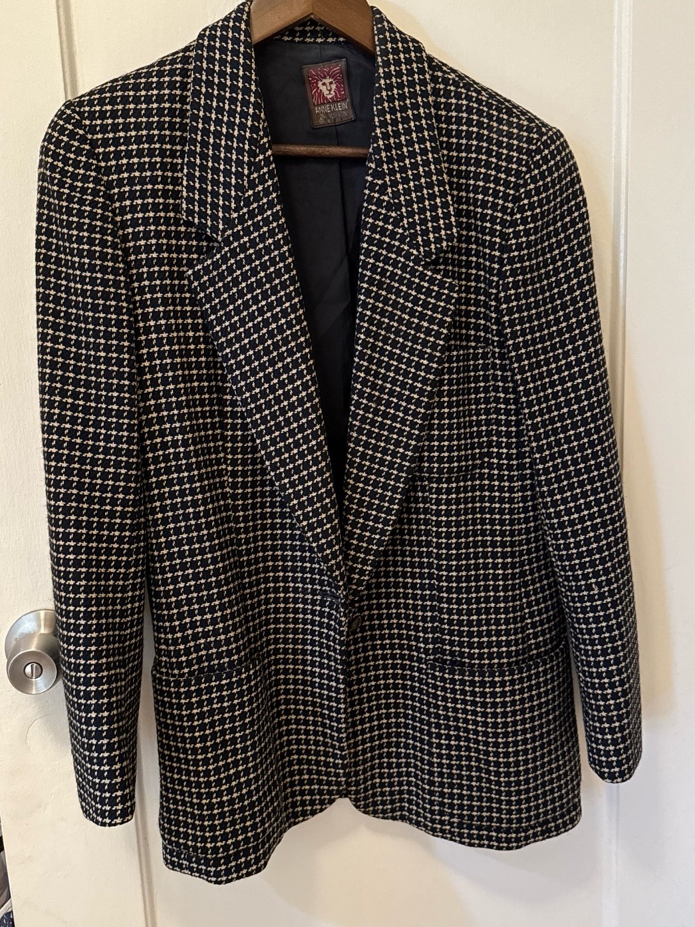 80s Vintage Anne Klein Blazer with Peak Lapel, Shoulder Pads. Wool.
